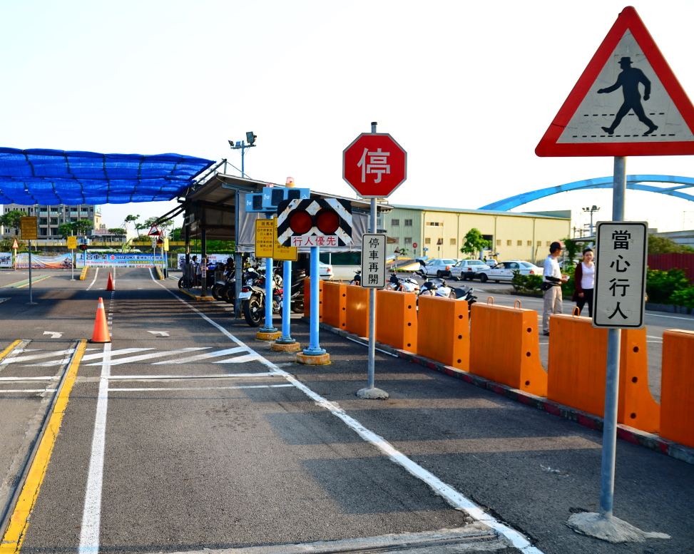 台中重機駕訓班 優惠專線 0921154707 小揚教練 高速駕訓班大重機考照